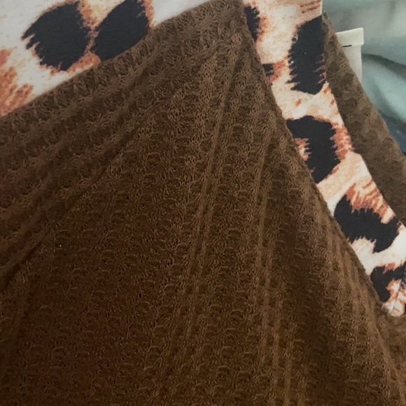 Anna Kaci Leopard Panel Waffle Knit V Neck Sweater - Picture 8 of 8